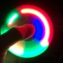 Fidget Spinner con Luces LED, Peonza dedo 3 puntas Antiestrés Negro