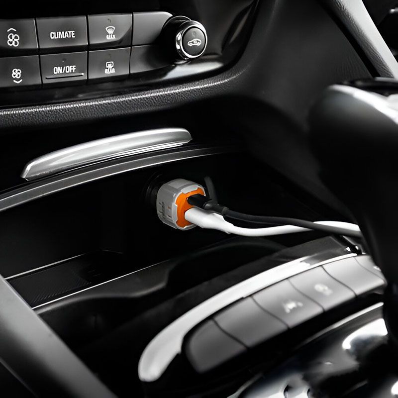 Cargador de coche 38W USB + USB C SA0106