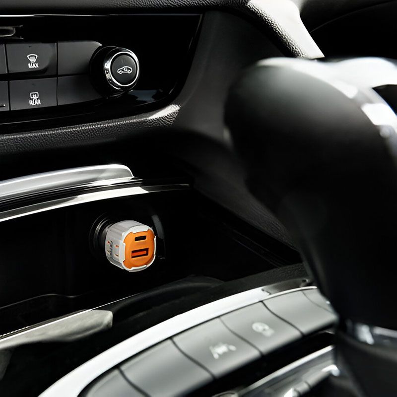 Cargador de coche 38W USB + USB C SA0106